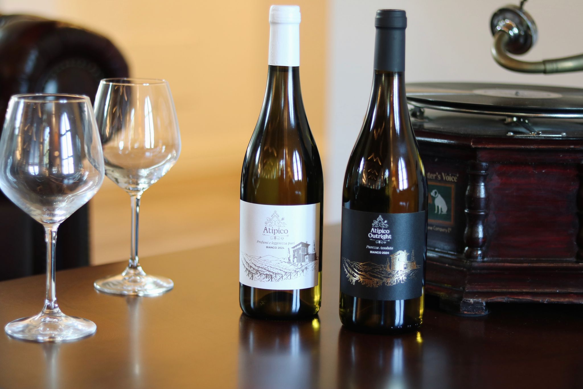 Bottiglia di vino PIWI presentata al consumatore
